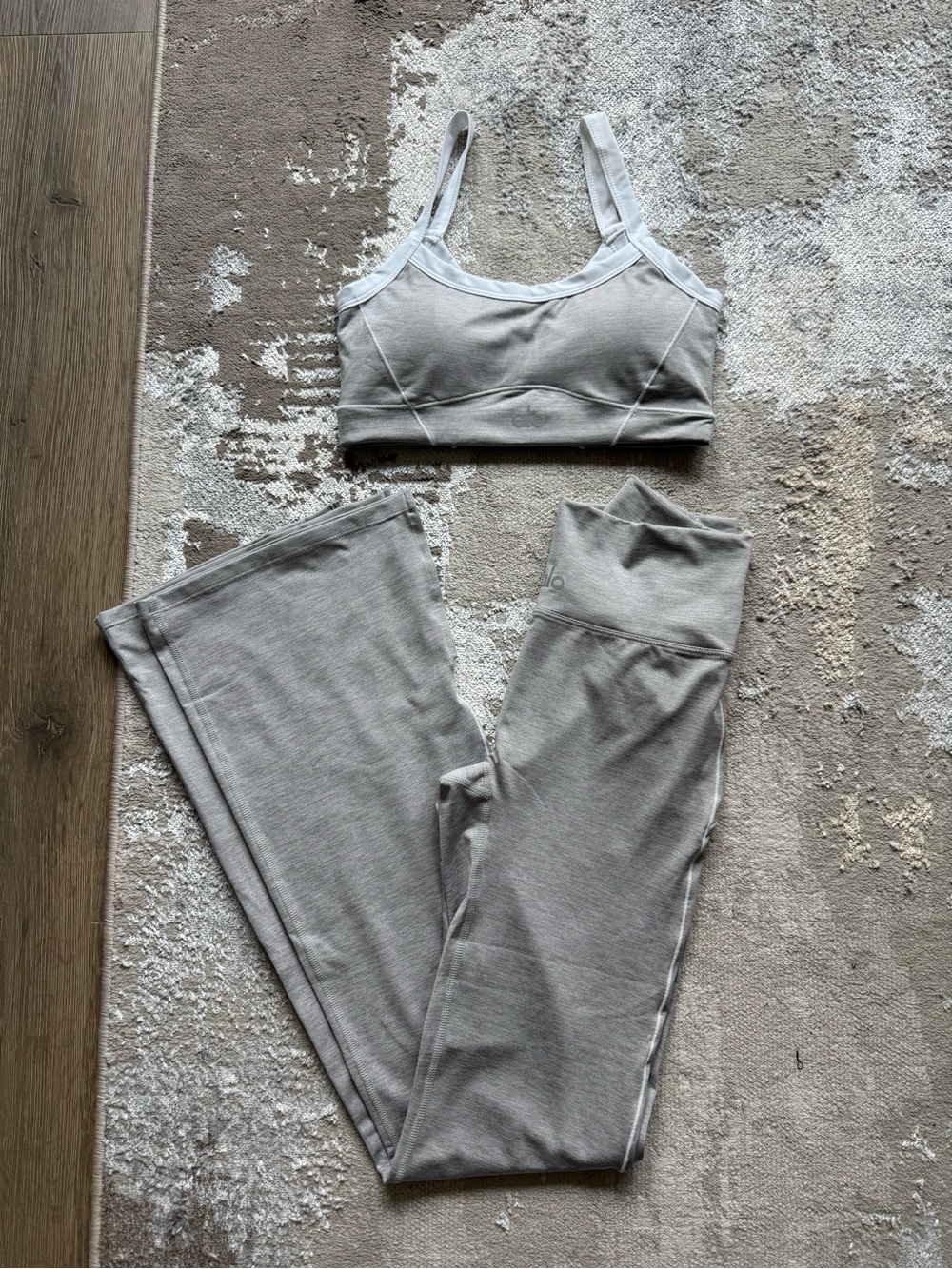 Light Gray Women's Yoga Pants & Sports Bra Set